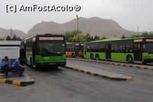 [P11] Isfahan, Terminalul de Autobuze, Autobuzele urbane își așteaptă călătorii; nu le-am folosit; se cumpără un card de la chioșcul din stânga, foarte ieftin » foto by mprofeanu
 - 
<span class="allrVoted glyphicon glyphicon-heart hidden" id="av862211"></span>
<a class="m-l-10 hidden" id="sv862211" onclick="voting_Foto_DelVot(,862211,11196)" role="button">șterge vot <span class="glyphicon glyphicon-remove"></span></a>
<a id="v9862211" class=" c-red"  onclick="voting_Foto_SetVot(862211)" role="button"><span class="glyphicon glyphicon-heart-empty"></span> <b>LIKE</b> = Votează poza</a> <img class="hidden"  id="f862211W9" src="/imagini/loader.gif" border="0" /><span class="AjErrMes hidden" id="e862211ErM"></span>