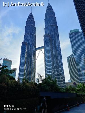 P04 [FEB-2023] Ne apropiem de Petronas Twin Towers