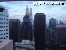 [P01] vedere din hotelul nostru in Kuala Lumpur, in departare se vad Turnurile Petronas. » foto by Pami*
 - 
<span class="allrVoted glyphicon glyphicon-heart hidden" id="av303977"></span>
<a class="m-l-10 hidden" id="sv303977" onclick="voting_Foto_DelVot(,303977,11217)" role="button">șterge vot <span class="glyphicon glyphicon-remove"></span></a>
<a id="v9303977" class=" c-red"  onclick="voting_Foto_SetVot(303977)" role="button"><span class="glyphicon glyphicon-heart-empty"></span> <b>LIKE</b> = Votează poza</a> <img class="hidden"  id="f303977W9" src="/imagini/loader.gif" border="0" /><span class="AjErrMes hidden" id="e303977ErM"></span>