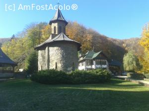 [P02] Mânăstirea Prislop - biserica mânăstirii și spații administrative » foto by costy69*
 - 
<span class="allrVoted glyphicon glyphicon-heart hidden" id="av709472"></span>
<a class="m-l-10 hidden" id="sv709472" onclick="voting_Foto_DelVot(,709472,11234)" role="button">șterge vot <span class="glyphicon glyphicon-remove"></span></a>
<a id="v9709472" class=" c-red"  onclick="voting_Foto_SetVot(709472)" role="button"><span class="glyphicon glyphicon-heart-empty"></span> <b>LIKE</b> = Votează poza</a> <img class="hidden"  id="f709472W9" src="/imagini/loader.gif" border="0" /><span class="AjErrMes hidden" id="e709472ErM"></span>