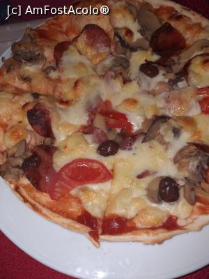 [P10] pizza Belvedere » foto by papalito
 - 
<span class="allrVoted glyphicon glyphicon-heart hidden" id="av1119705"></span>
<a class="m-l-10 hidden" id="sv1119705" onclick="voting_Foto_DelVot(,1119705,11259)" role="button">șterge vot <span class="glyphicon glyphicon-remove"></span></a>
<a id="v91119705" class=" c-red"  onclick="voting_Foto_SetVot(1119705)" role="button"><span class="glyphicon glyphicon-heart-empty"></span> <b>LIKE</b> = Votează poza</a> <img class="hidden"  id="f1119705W9" src="/imagini/loader.gif" border="0" /><span class="AjErrMes hidden" id="e1119705ErM"></span>