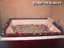 [P03] O petala, doua petala, zeci de petale in jacuzzi! » foto by le_maitre
 - 
<span class="allrVoted glyphicon glyphicon-heart hidden" id="av305678"></span>
<a class="m-l-10 hidden" id="sv305678" onclick="voting_Foto_DelVot(,305678,11286)" role="button">șterge vot <span class="glyphicon glyphicon-remove"></span></a>
<a id="v9305678" class=" c-red"  onclick="voting_Foto_SetVot(305678)" role="button"><span class="glyphicon glyphicon-heart-empty"></span> <b>LIKE</b> = Votează poza</a> <img class="hidden"  id="f305678W9" src="/imagini/loader.gif" border="0" /><span class="AjErrMes hidden" id="e305678ErM"></span>