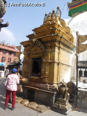 [P32] Nepal - Patan, la templu. » foto by iulianic
 - 
<span class="allrVoted glyphicon glyphicon-heart hidden" id="av1457642"></span>
<a class="m-l-10 hidden" id="sv1457642" onclick="voting_Foto_DelVot(,1457642,11367)" role="button">șterge vot <span class="glyphicon glyphicon-remove"></span></a>
<a id="v91457642" class=" c-red"  onclick="voting_Foto_SetVot(1457642)" role="button"><span class="glyphicon glyphicon-heart-empty"></span> <b>LIKE</b> = Votează poza</a> <img class="hidden"  id="f1457642W9" src="/imagini/loader.gif" border="0" /><span class="AjErrMes hidden" id="e1457642ErM"></span>