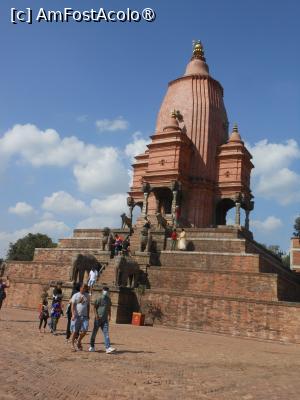 [P20] Bhaktapur - În Piața Bhaktapur Durbar. » foto by iulianic
 - 
<span class="allrVoted glyphicon glyphicon-heart hidden" id="av1468094"></span>
<a class="m-l-10 hidden" id="sv1468094" onclick="voting_Foto_DelVot(,1468094,11367)" role="button">șterge vot <span class="glyphicon glyphicon-remove"></span></a>
<a id="v91468094" class=" c-red"  onclick="voting_Foto_SetVot(1468094)" role="button"><span class="glyphicon glyphicon-heart-empty"></span> <b>LIKE</b> = Votează poza</a> <img class="hidden"  id="f1468094W9" src="/imagini/loader.gif" border="0" /><span class="AjErrMes hidden" id="e1468094ErM"></span>