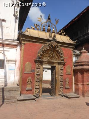 [P05] Bhaktapur - Piața Bhaktapur Durbar. Poarta de Aur. » foto by iulianic
 - 
<span class="allrVoted glyphicon glyphicon-heart hidden" id="av1468079"></span>
<a class="m-l-10 hidden" id="sv1468079" onclick="voting_Foto_DelVot(,1468079,11367)" role="button">șterge vot <span class="glyphicon glyphicon-remove"></span></a>
<a id="v91468079" class=" c-red"  onclick="voting_Foto_SetVot(1468079)" role="button"><span class="glyphicon glyphicon-heart-empty"></span> <b>LIKE</b> = Votează poza</a> <img class="hidden"  id="f1468079W9" src="/imagini/loader.gif" border="0" /><span class="AjErrMes hidden" id="e1468079ErM"></span>