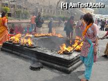 P11 [MAR-2011] Ritual de ardere a ofrandelor la Pashupatinath