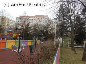 [P32] București - Parcul Morarilor. Loc de joacă și aparate pentru sport. » foto by iulianic
 - 
<span class="allrVoted glyphicon glyphicon-heart hidden" id="av1358081"></span>
<a class="m-l-10 hidden" id="sv1358081" onclick="voting_Foto_DelVot(,1358081,11447)" role="button">șterge vot <span class="glyphicon glyphicon-remove"></span></a>
<a id="v91358081" class=" c-red"  onclick="voting_Foto_SetVot(1358081)" role="button"><span class="glyphicon glyphicon-heart-empty"></span> <b>LIKE</b> = Votează poza</a> <img class="hidden"  id="f1358081W9" src="/imagini/loader.gif" border="0" /><span class="AjErrMes hidden" id="e1358081ErM"></span>