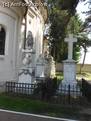 [P14] București - Parcul Plumbuita. Monumente funerare la Biserica Teiul Doamnei Ghika. » foto by iulianic
 - 
<span class="allrVoted glyphicon glyphicon-heart hidden" id="av1366966"></span>
<a class="m-l-10 hidden" id="sv1366966" onclick="voting_Foto_DelVot(,1366966,11447)" role="button">șterge vot <span class="glyphicon glyphicon-remove"></span></a>
<a id="v91366966" class=" c-red"  onclick="voting_Foto_SetVot(1366966)" role="button"><span class="glyphicon glyphicon-heart-empty"></span> <b>LIKE</b> = Votează poza</a> <img class="hidden"  id="f1366966W9" src="/imagini/loader.gif" border="0" /><span class="AjErrMes hidden" id="e1366966ErM"></span>