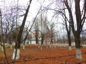 [P06] Parcul ce înconjoară Biserica Basilescu - Bucureștii Noi.  » foto by tata123 🔱
 - 
<span class="allrVoted glyphicon glyphicon-heart hidden" id="av706245"></span>
<a class="m-l-10 hidden" id="sv706245" onclick="voting_Foto_DelVot(,706245,11447)" role="button">șterge vot <span class="glyphicon glyphicon-remove"></span></a>
<a id="v9706245" class=" c-red"  onclick="voting_Foto_SetVot(706245)" role="button"><span class="glyphicon glyphicon-heart-empty"></span> <b>LIKE</b> = Votează poza</a> <img class="hidden"  id="f706245W9" src="/imagini/loader.gif" border="0" /><span class="AjErrMes hidden" id="e706245ErM"></span>