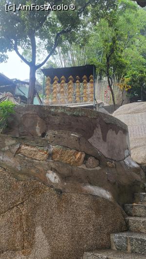 [P38] Principala zeita venerata, care a dat numele templului este A-Ma, cunoscuta si sub numele de Mazu, gardian al navigatorilor. Este greu de spus carei religii ii aparține zeita, deoarece este venerata in toate religiile populare chineze, nu doar in taoism, ci si in confucianism si budismul chinez. » foto by geani anto
 - 
<span class="allrVoted glyphicon glyphicon-heart hidden" id="av1523537"></span>
<a class="m-l-10 hidden" id="sv1523537" onclick="voting_Foto_DelVot(,1523537,11464)" role="button">șterge vot <span class="glyphicon glyphicon-remove"></span></a>
<a id="v91523537" class=" c-red"  onclick="voting_Foto_SetVot(1523537)" role="button"><span class="glyphicon glyphicon-heart-empty"></span> <b>LIKE</b> = Votează poza</a> <img class="hidden"  id="f1523537W9" src="/imagini/loader.gif" border="0" /><span class="AjErrMes hidden" id="e1523537ErM"></span>