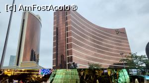 [P11] Wynn Macau este  un hotel si cazinou de lux ce arata exact ca sora lui din Las Vegas si cuprinde 2 turnuri, cu un total de circa 1000 camere. » foto by geani anto
 - 
<span class="allrVoted glyphicon glyphicon-heart hidden" id="av1524617"></span>
<a class="m-l-10 hidden" id="sv1524617" onclick="voting_Foto_DelVot(,1524617,11464)" role="button">șterge vot <span class="glyphicon glyphicon-remove"></span></a>
<a id="v91524617" class=" c-red"  onclick="voting_Foto_SetVot(1524617)" role="button"><span class="glyphicon glyphicon-heart-empty"></span> <b>LIKE</b> = Votează poza</a> <img class="hidden"  id="f1524617W9" src="/imagini/loader.gif" border="0" /><span class="AjErrMes hidden" id="e1524617ErM"></span>