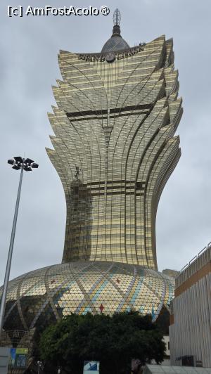 [P05] Cazinoul este „inchis” intr-o cladire ovala care seamana cu un ou Fabergé, cu fatada formata din panouri de sticla acoperita cu un strat subtire de titan si alte metale. » foto by geani anto
 - 
<span class="allrVoted glyphicon glyphicon-heart hidden" id="av1524611"></span>
<a class="m-l-10 hidden" id="sv1524611" onclick="voting_Foto_DelVot(,1524611,11464)" role="button">șterge vot <span class="glyphicon glyphicon-remove"></span></a>
<a id="v91524611" class=" c-red"  onclick="voting_Foto_SetVot(1524611)" role="button"><span class="glyphicon glyphicon-heart-empty"></span> <b>LIKE</b> = Votează poza</a> <img class="hidden"  id="f1524611W9" src="/imagini/loader.gif" border="0" /><span class="AjErrMes hidden" id="e1524611ErM"></span>