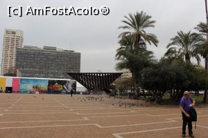 [P42] Tel Aviv, Piața Rabin, Monumentul Holocaustului, o piramidă inversată construită din metal vopsit ruginit și clădirea Primăriei în plan secund » foto by mprofeanu
 - 
<span class="allrVoted glyphicon glyphicon-heart hidden" id="av962516"></span>
<a class="m-l-10 hidden" id="sv962516" onclick="voting_Foto_DelVot(,962516,11509)" role="button">șterge vot <span class="glyphicon glyphicon-remove"></span></a>
<a id="v9962516" class=" c-red"  onclick="voting_Foto_SetVot(962516)" role="button"><span class="glyphicon glyphicon-heart-empty"></span> <b>LIKE</b> = Votează poza</a> <img class="hidden"  id="f962516W9" src="/imagini/loader.gif" border="0" /><span class="AjErrMes hidden" id="e962516ErM"></span>