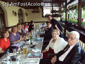 P02 [MAY-2016] În stânga: ms65, amero, Violeta Bălaşa, Ema&Dan, adrian bogdan cu familia. În dreapta Michi cu soţul, Papone (în picioare) şi soţia (aşezată).