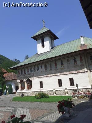 [P11] Biserica veche, laterală » foto by Michi
 - 
<span class="allrVoted glyphicon glyphicon-heart hidden" id="av1496092"></span>
<a class="m-l-10 hidden" id="sv1496092" onclick="voting_Foto_DelVot(,1496092,11677)" role="button">șterge vot <span class="glyphicon glyphicon-remove"></span></a>
<a id="v91496092" class=" c-red"  onclick="voting_Foto_SetVot(1496092)" role="button"><span class="glyphicon glyphicon-heart-empty"></span> <b>LIKE</b> = Votează poza</a> <img class="hidden"  id="f1496092W9" src="/imagini/loader.gif" border="0" /><span class="AjErrMes hidden" id="e1496092ErM"></span>