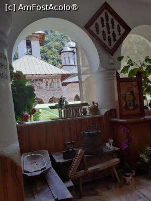 [P21]  Camera în care am luat pomana de parastas  » foto by Michi
 - 
<span class="allrVoted glyphicon glyphicon-heart hidden" id="av1496102"></span>
<a class="m-l-10 hidden" id="sv1496102" onclick="voting_Foto_DelVot(,1496102,11677)" role="button">șterge vot <span class="glyphicon glyphicon-remove"></span></a>
<a id="v91496102" class=" c-red"  onclick="voting_Foto_SetVot(1496102)" role="button"><span class="glyphicon glyphicon-heart-empty"></span> <b>LIKE</b> = Votează poza</a> <img class="hidden"  id="f1496102W9" src="/imagini/loader.gif" border="0" /><span class="AjErrMes hidden" id="e1496102ErM"></span>