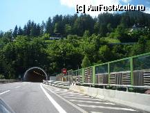 [P36] Segmentul Germania - Italia / intrarea într-unul din cele 17 tuneluri din Italia, de pa această porţiune de autostradă. » foto by Dragoș_MD
 - 
<span class="allrVoted glyphicon glyphicon-heart hidden" id="av327370"></span>
<a class="m-l-10 hidden" id="sv327370" onclick="voting_Foto_DelVot(,327370,11696)" role="button">șterge vot <span class="glyphicon glyphicon-remove"></span></a>
<a id="v9327370" class=" c-red"  onclick="voting_Foto_SetVot(327370)" role="button"><span class="glyphicon glyphicon-heart-empty"></span> <b>LIKE</b> = Votează poza</a> <img class="hidden"  id="f327370W9" src="/imagini/loader.gif" border="0" /><span class="AjErrMes hidden" id="e327370ErM"></span>