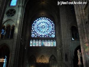 [P06] Paris, Franta. Vizitare Cathedrale Notre Dame de Paris. Catedrala este imensa si foarte intunecoasa, lumina fiind filtrata de 3 ferestre rotunde (Le grande rose) foarte mari ~10m.  » foto by vega06
 - 
<span class="allrVoted glyphicon glyphicon-heart hidden" id="av571492"></span>
<a class="m-l-10 hidden" id="sv571492" onclick="voting_Foto_DelVot(,571492,11886)" role="button">șterge vot <span class="glyphicon glyphicon-remove"></span></a>
<a id="v9571492" class=" c-red"  onclick="voting_Foto_SetVot(571492)" role="button"><span class="glyphicon glyphicon-heart-empty"></span> <b>LIKE</b> = Votează poza</a> <img class="hidden"  id="f571492W9" src="/imagini/loader.gif" border="0" /><span class="AjErrMes hidden" id="e571492ErM"></span>