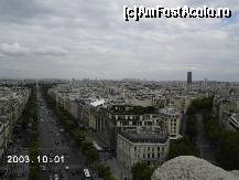 [P12] Spaţiul cuprins între Avenue des Champs-Élysées, în stânga şi Avenue Marceau, în dreapta. Pe acea direcţie se zăreşte în depărtare Turnul Montparnasse, în stânga căruia se zăreşte şi cupola de la Invalides » foto by Costi
 - 
<span class="allrVoted glyphicon glyphicon-heart hidden" id="av96651"></span>
<a class="m-l-10 hidden" id="sv96651" onclick="voting_Foto_DelVot(,96651,11886)" role="button">șterge vot <span class="glyphicon glyphicon-remove"></span></a>
<a id="v996651" class=" c-red"  onclick="voting_Foto_SetVot(96651)" role="button"><span class="glyphicon glyphicon-heart-empty"></span> <b>LIKE</b> = Votează poza</a> <img class="hidden"  id="f96651W9" src="/imagini/loader.gif" border="0" /><span class="AjErrMes hidden" id="e96651ErM"></span>