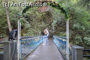 [P70] Borjomi, Parcul Central, Podul Dragostei peste Râul Borjomula, se văd lăcățelele și doi tineri frumoși...  » foto by mprofeanu
 - 
<span class="allrVoted glyphicon glyphicon-heart hidden" id="av1143097"></span>
<a class="m-l-10 hidden" id="sv1143097" onclick="voting_Foto_DelVot(,1143097,11911)" role="button">șterge vot <span class="glyphicon glyphicon-remove"></span></a>
<a id="v91143097" class=" c-red"  onclick="voting_Foto_SetVot(1143097)" role="button"><span class="glyphicon glyphicon-heart-empty"></span> <b>LIKE</b> = Votează poza</a> <img class="hidden"  id="f1143097W9" src="/imagini/loader.gif" border="0" /><span class="AjErrMes hidden" id="e1143097ErM"></span>