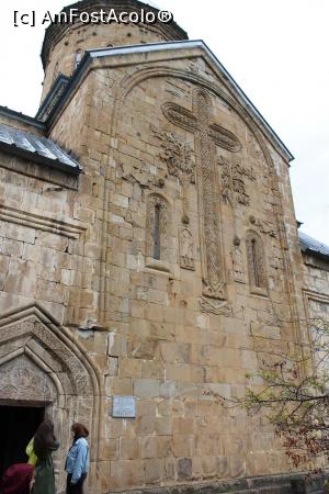 [P05] Fortăreața Ananuri, Cetatea, Biserica Maica Domnului, Fațada Estică, deosebită, sculptura cu crucea de viță de vie, arhangheli, heruvimi, un înger, leii de deasupra ferestrelor... se pozează greu, este locul îngust...  » foto by mprofeanu
 - 
<span class="allrVoted glyphicon glyphicon-heart hidden" id="av1144376"></span>
<a class="m-l-10 hidden" id="sv1144376" onclick="voting_Foto_DelVot(,1144376,11911)" role="button">șterge vot <span class="glyphicon glyphicon-remove"></span></a>
<a id="v91144376" class=" c-red"  onclick="voting_Foto_SetVot(1144376)" role="button"><span class="glyphicon glyphicon-heart-empty"></span> <b>LIKE</b> = Votează poza</a> <img class="hidden"  id="f1144376W9" src="/imagini/loader.gif" border="0" /><span class="AjErrMes hidden" id="e1144376ErM"></span>