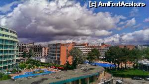[P20] Vedere spre statiune de la balconul camerei » foto by lilian_marius
 - 
<span class="allrVoted glyphicon glyphicon-heart hidden" id="av518846"></span>
<a class="m-l-10 hidden" id="sv518846" onclick="voting_Foto_DelVot(,518846,12002)" role="button">șterge vot <span class="glyphicon glyphicon-remove"></span></a>
<a id="v9518846" class=" c-red"  onclick="voting_Foto_SetVot(518846)" role="button"><span class="glyphicon glyphicon-heart-empty"></span> <b>LIKE</b> = Votează poza</a> <img class="hidden"  id="f518846W9" src="/imagini/loader.gif" border="0" /><span class="AjErrMes hidden" id="e518846ErM"></span>