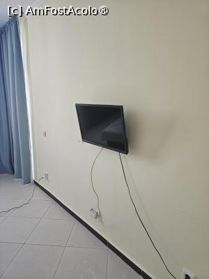 [P07] Tv in fiecare camera. Are si posturi romanesti » foto by Uivlis
 - 
<span class="allrVoted glyphicon glyphicon-heart hidden" id="av1495213"></span>
<a class="m-l-10 hidden" id="sv1495213" onclick="voting_Foto_DelVot(,1495213,12002)" role="button">șterge vot <span class="glyphicon glyphicon-remove"></span></a>
<a id="v91495213" class=" c-red"  onclick="voting_Foto_SetVot(1495213)" role="button"><span class="glyphicon glyphicon-heart-empty"></span> <b>LIKE</b> = Votează poza</a> <img class="hidden"  id="f1495213W9" src="/imagini/loader.gif" border="0" /><span class="AjErrMes hidden" id="e1495213ErM"></span>