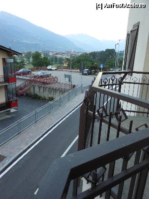 [P18] Hotel Ristorante Casale - Din balcon, privind spre Valle d'Aosta.  » foto by iulianic
 - 
<span class="allrVoted glyphicon glyphicon-heart hidden" id="av344141"></span>
<a class="m-l-10 hidden" id="sv344141" onclick="voting_Foto_DelVot(,344141,12075)" role="button">șterge vot <span class="glyphicon glyphicon-remove"></span></a>
<a id="v9344141" class=" c-red"  onclick="voting_Foto_SetVot(344141)" role="button"><span class="glyphicon glyphicon-heart-empty"></span> <b>LIKE</b> = Votează poza</a> <img class="hidden"  id="f344141W9" src="/imagini/loader.gif" border="0" /><span class="AjErrMes hidden" id="e344141ErM"></span>