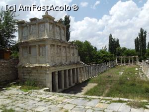 [P49] Ce-a mai rămas din monumentala clădire Sebastion, oraşul antic Aphrodisias » foto by irinad
 - 
<span class="allrVoted glyphicon glyphicon-heart hidden" id="av979875"></span>
<a class="m-l-10 hidden" id="sv979875" onclick="voting_Foto_DelVot(,979875,12104)" role="button">șterge vot <span class="glyphicon glyphicon-remove"></span></a>
<a id="v9979875" class=" c-red"  onclick="voting_Foto_SetVot(979875)" role="button"><span class="glyphicon glyphicon-heart-empty"></span> <b>LIKE</b> = Votează poza</a> <img class="hidden"  id="f979875W9" src="/imagini/loader.gif" border="0" /><span class="AjErrMes hidden" id="e979875ErM"></span>