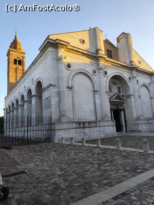 [P05] Tempio Malatestiano » foto by ilee
 - 
<span class="allrVoted glyphicon glyphicon-heart hidden" id="av1505693"></span>
<a class="m-l-10 hidden" id="sv1505693" onclick="voting_Foto_DelVot(,1505693,12117)" role="button">șterge vot <span class="glyphicon glyphicon-remove"></span></a>
<a id="v91505693" class=" c-red"  onclick="voting_Foto_SetVot(1505693)" role="button"><span class="glyphicon glyphicon-heart-empty"></span> <b>LIKE</b> = Votează poza</a> <img class="hidden"  id="f1505693W9" src="/imagini/loader.gif" border="0" /><span class="AjErrMes hidden" id="e1505693ErM"></span>