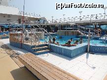 [P14] Piscina cu apa de mare vedere de la nivelul solului si cele 2 jacuzzi-uri » foto by bogdanfifa
 - 
<span class="allrVoted glyphicon glyphicon-heart hidden" id="av346727"></span>
<a class="m-l-10 hidden" id="sv346727" onclick="voting_Foto_DelVot(,346727,12165)" role="button">șterge vot <span class="glyphicon glyphicon-remove"></span></a>
<a id="v9346727" class=" c-red"  onclick="voting_Foto_SetVot(346727)" role="button"><span class="glyphicon glyphicon-heart-empty"></span> <b>LIKE</b> = Votează poza</a> <img class="hidden"  id="f346727W9" src="/imagini/loader.gif" border="0" /><span class="AjErrMes hidden" id="e346727ErM"></span>