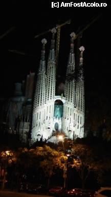 [P225] Sagrada Familia, Fatada Patimilor,  vazuta din Placa de la Sagrada Familia (intersectie cu Sicillia). Statuia lui Gaudi pe centru. » foto by TraianS
 - 
<span class="allrVoted glyphicon glyphicon-heart hidden" id="av287872"></span>
<a class="m-l-10 hidden" id="sv287872" onclick="voting_Foto_DelVot(,287872,12198)" role="button">șterge vot <span class="glyphicon glyphicon-remove"></span></a>
<a id="v9287872" class=" c-red"  onclick="voting_Foto_SetVot(287872)" role="button"><span class="glyphicon glyphicon-heart-empty"></span> <b>LIKE</b> = Votează poza</a> <img class="hidden"  id="f287872W9" src="/imagini/loader.gif" border="0" /><span class="AjErrMes hidden" id="e287872ErM"></span>