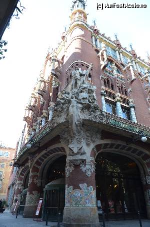 [P23] Palau de la Musica Catalana, exterior » foto by Muffin2009
 - 
<span class="allrVoted glyphicon glyphicon-heart hidden" id="av352192"></span>
<a class="m-l-10 hidden" id="sv352192" onclick="voting_Foto_DelVot(,352192,12198)" role="button">șterge vot <span class="glyphicon glyphicon-remove"></span></a>
<a id="v9352192" class=" c-red"  onclick="voting_Foto_SetVot(352192)" role="button"><span class="glyphicon glyphicon-heart-empty"></span> <b>LIKE</b> = Votează poza</a> <img class="hidden"  id="f352192W9" src="/imagini/loader.gif" border="0" /><span class="AjErrMes hidden" id="e352192ErM"></span>