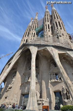 [P40] Sagrada Familia, Fatada Patimilor » foto by Muffin2009
 - 
<span class="allrVoted glyphicon glyphicon-heart hidden" id="av352215"></span>
<a class="m-l-10 hidden" id="sv352215" onclick="voting_Foto_DelVot(,352215,12198)" role="button">șterge vot <span class="glyphicon glyphicon-remove"></span></a>
<a id="v9352215" class=" c-red"  onclick="voting_Foto_SetVot(352215)" role="button"><span class="glyphicon glyphicon-heart-empty"></span> <b>LIKE</b> = Votează poza</a> <img class="hidden"  id="f352215W9" src="/imagini/loader.gif" border="0" /><span class="AjErrMes hidden" id="e352215ErM"></span>