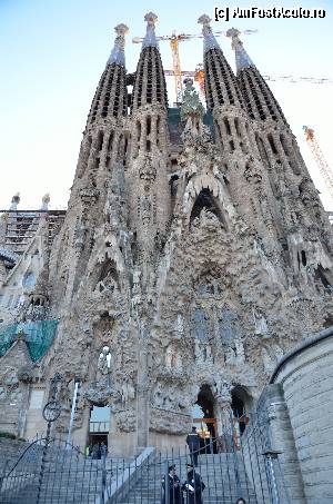 [P76] Sagrada Familia, Fatada Nasterii » foto by Muffin2009
 - 
<span class="allrVoted glyphicon glyphicon-heart hidden" id="av352273"></span>
<a class="m-l-10 hidden" id="sv352273" onclick="voting_Foto_DelVot(,352273,12198)" role="button">șterge vot <span class="glyphicon glyphicon-remove"></span></a>
<a id="v9352273" class=" c-red"  onclick="voting_Foto_SetVot(352273)" role="button"><span class="glyphicon glyphicon-heart-empty"></span> <b>LIKE</b> = Votează poza</a> <img class="hidden"  id="f352273W9" src="/imagini/loader.gif" border="0" /><span class="AjErrMes hidden" id="e352273ErM"></span>