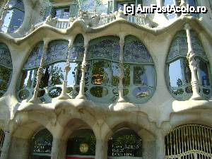 [P13] Casa Batllo-Detaliu camera Jujol fatada » foto by ile57b
 - 
<span class="allrVoted glyphicon glyphicon-heart hidden" id="av442482"></span>
<a class="m-l-10 hidden" id="sv442482" onclick="voting_Foto_DelVot(,442482,12198)" role="button">șterge vot <span class="glyphicon glyphicon-remove"></span></a>
<a id="v9442482" class=" c-red"  onclick="voting_Foto_SetVot(442482)" role="button"><span class="glyphicon glyphicon-heart-empty"></span> <b>LIKE</b> = Votează poza</a> <img class="hidden"  id="f442482W9" src="/imagini/loader.gif" border="0" /><span class="AjErrMes hidden" id="e442482ErM"></span>