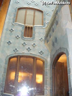 [P08] Casa Batllo-luminator placate cu ceramic bleu pal, ferestre curbate » foto by ile57b
 - 
<span class="allrVoted glyphicon glyphicon-heart hidden" id="av442949"></span>
<a class="m-l-10 hidden" id="sv442949" onclick="voting_Foto_DelVot(,442949,12198)" role="button">șterge vot <span class="glyphicon glyphicon-remove"></span></a>
<a id="v9442949" class=" c-red"  onclick="voting_Foto_SetVot(442949)" role="button"><span class="glyphicon glyphicon-heart-empty"></span> <b>LIKE</b> = Votează poza</a> <img class="hidden"  id="f442949W9" src="/imagini/loader.gif" border="0" /><span class="AjErrMes hidden" id="e442949ErM"></span>