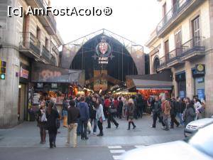 [P62] Barcelona - La Rambla si intrarea in celebra piata Boqueria » foto by mishu
 - 
<span class="allrVoted glyphicon glyphicon-heart hidden" id="av821994"></span>
<a class="m-l-10 hidden" id="sv821994" onclick="voting_Foto_DelVot(,821994,12198)" role="button">șterge vot <span class="glyphicon glyphicon-remove"></span></a>
<a id="v9821994" class=" c-red"  onclick="voting_Foto_SetVot(821994)" role="button"><span class="glyphicon glyphicon-heart-empty"></span> <b>LIKE</b> = Votează poza</a> <img class="hidden"  id="f821994W9" src="/imagini/loader.gif" border="0" /><span class="AjErrMes hidden" id="e821994ErM"></span>