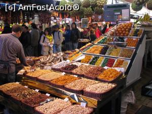 [P64] Barcelona - Mercat Boqueria » foto by mishu
 - 
<span class="allrVoted glyphicon glyphicon-heart hidden" id="av821996"></span>
<a class="m-l-10 hidden" id="sv821996" onclick="voting_Foto_DelVot(,821996,12198)" role="button">șterge vot <span class="glyphicon glyphicon-remove"></span></a>
<a id="v9821996" class=" c-red"  onclick="voting_Foto_SetVot(821996)" role="button"><span class="glyphicon glyphicon-heart-empty"></span> <b>LIKE</b> = Votează poza</a> <img class="hidden"  id="f821996W9" src="/imagini/loader.gif" border="0" /><span class="AjErrMes hidden" id="e821996ErM"></span>