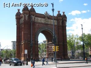 [P68] Barcelona - Arcul de Triumf » foto by mishu
 - 
<span class="allrVoted glyphicon glyphicon-heart hidden" id="av822000"></span>
<a class="m-l-10 hidden" id="sv822000" onclick="voting_Foto_DelVot(,822000,12198)" role="button">șterge vot <span class="glyphicon glyphicon-remove"></span></a>
<a id="v9822000" class=" c-red"  onclick="voting_Foto_SetVot(822000)" role="button"><span class="glyphicon glyphicon-heart-empty"></span> <b>LIKE</b> = Votează poza</a> <img class="hidden"  id="f822000W9" src="/imagini/loader.gif" border="0" /><span class="AjErrMes hidden" id="e822000ErM"></span>