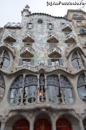 [P10] Casa Battlo » foto by Bea
 - 
<span class="allrVoted glyphicon glyphicon-heart hidden" id="av496784"></span>
<a class="m-l-10 hidden" id="sv496784" onclick="voting_Foto_DelVot(,496784,12198)" role="button">șterge vot <span class="glyphicon glyphicon-remove"></span></a>
<a id="v9496784" class=" c-red"  onclick="voting_Foto_SetVot(496784)" role="button"><span class="glyphicon glyphicon-heart-empty"></span> <b>LIKE</b> = Votează poza</a> <img class="hidden"  id="f496784W9" src="/imagini/loader.gif" border="0" /><span class="AjErrMes hidden" id="e496784ErM"></span>