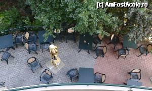 [P09] Vedere din balcon către terasa restaurantului, goală aproape tot timpul » foto by Aurici
 - 
<span class="allrVoted glyphicon glyphicon-heart hidden" id="av690756"></span>
<a class="m-l-10 hidden" id="sv690756" onclick="voting_Foto_DelVot(,690756,12416)" role="button">șterge vot <span class="glyphicon glyphicon-remove"></span></a>
<a id="v9690756" class=" c-red"  onclick="voting_Foto_SetVot(690756)" role="button"><span class="glyphicon glyphicon-heart-empty"></span> <b>LIKE</b> = Votează poza</a> <img class="hidden"  id="f690756W9" src="/imagini/loader.gif" border="0" /><span class="AjErrMes hidden" id="e690756ErM"></span>