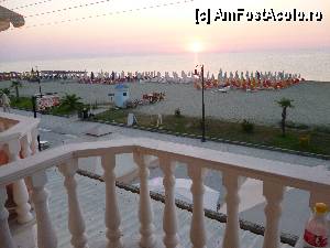 P01 [AUG-2012] Vedere din balconul Hotel Mesogeios - Rasarit de soare la Olympic Beach. 