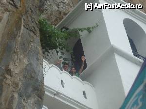 P25 [JUL-2012] 'Drumul prin Muntenegru' / copiii s-au urcat pana la ultimul etaj al manastirii