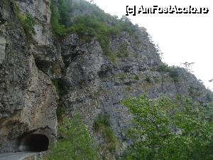 P09 [JUL-2012] 'Drumul prin Muntenegru' / poza din canionul Tara facuta in ciuda lui Ivan cel Groaznic