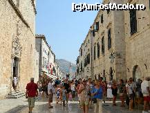[P16] Excursie la Dubrovnik, Croatia, in orasul vechi, pe strada principala » foto by ileanaxperta*
 - 
<span class="allrVoted glyphicon glyphicon-heart hidden" id="av256524"></span>
<a class="m-l-10 hidden" id="sv256524" onclick="voting_Foto_DelVot(,256524,12619)" role="button">șterge vot <span class="glyphicon glyphicon-remove"></span></a>
<a id="v9256524" class=" c-red"  onclick="voting_Foto_SetVot(256524)" role="button"><span class="glyphicon glyphicon-heart-empty"></span> <b>LIKE</b> = Votează poza</a> <img class="hidden"  id="f256524W9" src="/imagini/loader.gif" border="0" /><span class="AjErrMes hidden" id="e256524ErM"></span>