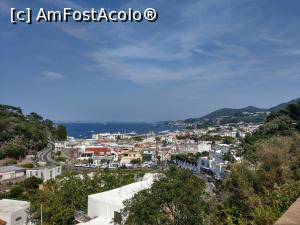 P16 [JUN-2019] Vedere spre Ischia Porto, venind dinspre Casamicciole. 