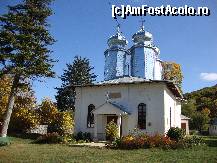 [P08] Biserica cu hramul ”Sfinții Arhangheli Mihail și Gavril” așezată în partea centrală a curții. » foto by Floryn81
 - 
<span class="allrVoted glyphicon glyphicon-heart hidden" id="av384276"></span>
<a class="m-l-10 hidden" id="sv384276" onclick="voting_Foto_DelVot(,384276,12715)" role="button">șterge vot <span class="glyphicon glyphicon-remove"></span></a>
<a id="v9384276" class=" c-red"  onclick="voting_Foto_SetVot(384276)" role="button"><span class="glyphicon glyphicon-heart-empty"></span> <b>LIKE</b> = Votează poza</a> <img class="hidden"  id="f384276W9" src="/imagini/loader.gif" border="0" /><span class="AjErrMes hidden" id="e384276ErM"></span>