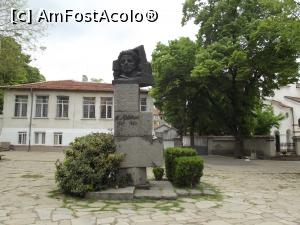 [P32] Apostolul Libertăţii: Vasil Levski, în faţa catedralei „Sfântul Dimităr” » foto by irinad
 - 
<span class="allrVoted glyphicon glyphicon-heart hidden" id="av856546"></span>
<a class="m-l-10 hidden" id="sv856546" onclick="voting_Foto_DelVot(,856546,12753)" role="button">șterge vot <span class="glyphicon glyphicon-remove"></span></a>
<a id="v9856546" class=" c-red"  onclick="voting_Foto_SetVot(856546)" role="button"><span class="glyphicon glyphicon-heart-empty"></span> <b>LIKE</b> = Votează poza</a> <img class="hidden"  id="f856546W9" src="/imagini/loader.gif" border="0" /><span class="AjErrMes hidden" id="e856546ErM"></span>