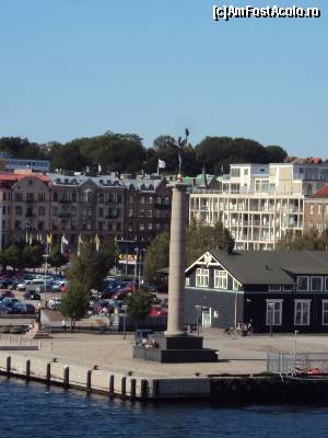 [P22] 22. La Helsingborg ne îmbarcăm din nou pe un ferry-boat. Vom traversa strâmtoarea Oresund ce leagă Marea Nordului de Marea Baltică.  » foto by msnd
 - 
<span class="allrVoted glyphicon glyphicon-heart hidden" id="av503920"></span>
<a class="m-l-10 hidden" id="sv503920" onclick="voting_Foto_DelVot(,503920,12754)" role="button">șterge vot <span class="glyphicon glyphicon-remove"></span></a>
<a id="v9503920" class=" c-red"  onclick="voting_Foto_SetVot(503920)" role="button"><span class="glyphicon glyphicon-heart-empty"></span> <b>LIKE</b> = Votează poza</a> <img class="hidden"  id="f503920W9" src="/imagini/loader.gif" border="0" /><span class="AjErrMes hidden" id="e503920ErM"></span>